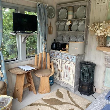 Birds And The Bees Summer House Endon ภายนอก รูปภาพ